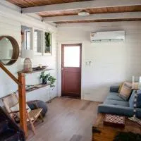 Birdsong Train Carriage Cabins, hotel in Palmwoods