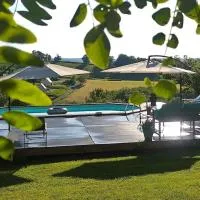 Villa avec piscine chauffée Périgord Dordogne, hotel u gradu Marnac