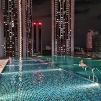 Chambers Suites KLCC by Moonlight