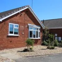 2 Bed House - Sleeps 4 - Pets - Garden - Parking, hotell sihtkohas Elkesley