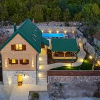 SOKOL - Falcon's nest villa, hotelli Gračacissa