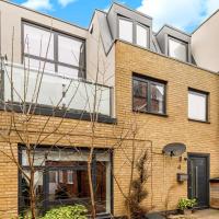 Luxury Omega Terrace With Modern Interior, Located Close To Alexandra Palace