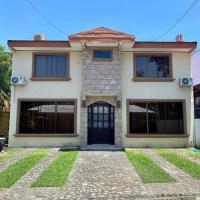 Hermosa Casa con Piscina Privada en Punta Leona