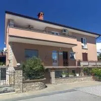 Apartments & rooms Jagoda, hotel a Lucija