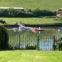Croak Cottage, Frogmore, hotel v mestu South Pool