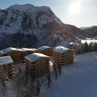 Wohnfühl-Apartment "Bergkristall 08" im Almresort Sonnenalpe Nassfeld, khách sạn ở Hermagor