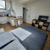 Châteaubourg : Studio avec cuisine et salle d'eau, hotel v destinaci Châteaubourg