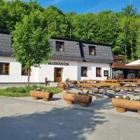 Restaurace a Penzion Bludoveček, hotelli kohteessa Bludov