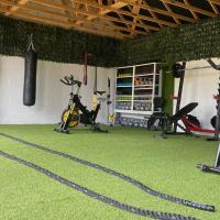 The wellbeing XCAPE Country Barn PT & Masseur - H