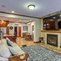 Warm and Cozy Mansfield Home Deck, Gas Fire Table!, hotel near Mansfield Lahm Regional Airport - MFD, Mansfield