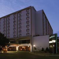 Radisson Hotel Bismarck, hotel dekat Bandara Bismarck - BIS, Bismarck