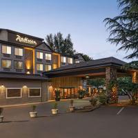 Radisson Hotel Portland Airport โรงแรมใกล้สนามบินนานาชาติพอร์ตแลนด์ - PDXในพอร์ตแลนด์