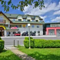 G.H. Knoll "Proellhofer" Cafe Bar Hills, hotel i Fladnitz an der Teichalm