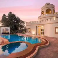 StayVista's Mystic Castle - 3BHK Pet-Friendly Villa with Alfresco Dining, hotel Dzsaipurban