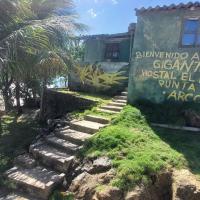 Hostal Pelican, готель в районі Playa Gigante, у місті El Gigante