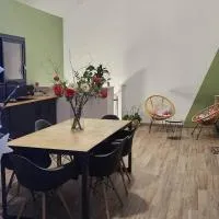 Maisonnette avec terrasse, hotel a Saint-Maurice-lès-Châteauneuf