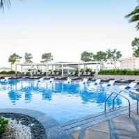 HomesGetaway-Lavish1BR in Hyatt Regency Creek Heights Residences