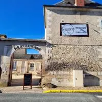 Au P'tit Gueul'ton, hotelli kohteessa Les Aix-dʼAngillon