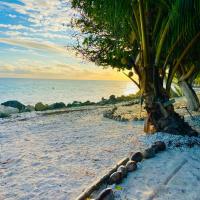 Rangiroa Beach House, hotel berdekatan Rangiroa - RGI, Avatoru