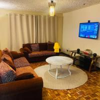 Pristine Luxury 2 bedroom Apartment-South C, hotel perto de Wilson Airport - WIL, Nairobi