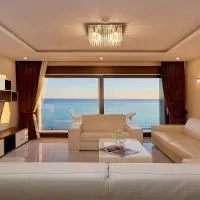 Shine Crystal, first line with a stunning view – hotel w mieście Čučići
