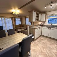 Tattershall Lakes 6 berth with bath