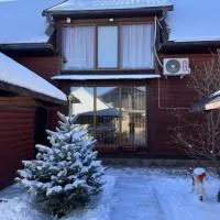 Cottage 'Carolina' with hot tub, sauna and BBQ area, hotel em Kosiv