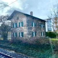 Bahnwärterhäuschen - 1873, hotel en Feucht