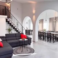 Chic Spacious Apartment Surrounded by Nature Near Opatija, hotel u Matuljima