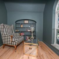 SuperHost PLUS ~ Designer Inspired Boynton Bungalow