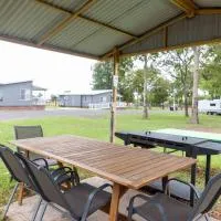 Coonamble Riverside Caravan Park, хотел в Coonamble
