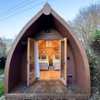 Beautiful Twin Glamping Pod in Salisbury