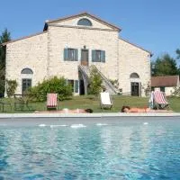Le Moulin Rénové، فندق في La Boulaye