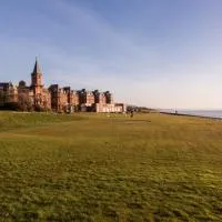 Marine & Lawn Slieve Donard, מלון בניוקאסל