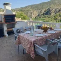 Casa Rural El Lobo, хотел в Айна