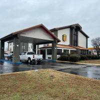 Super 8 by Wyndham Blytheville, hotel in zona Aeroporto di Takaroa - TKX, Blytheville