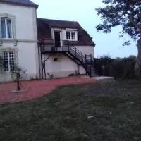 la mansarde, hotel en La Cochère