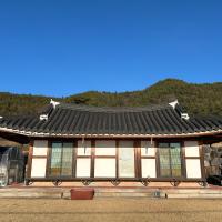 Sunset Hanok Stay: Suncheon, Yeosu Havaalanı - RSU yakınında bir otel