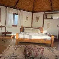 Best View Romantic Cabin In Eco Village Klil, hotel en Clil