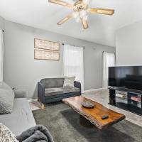 Vida Comfy Inn 3 bedroom Apartment 8 mins to downtown and ferry, hotel near New Bedford Regional Airport - EWB, New Bedford