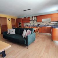 Luxueux appartement T4 skis aux pieds à Tignes le Lac โรงแรมที่Les Almesในทีนเญอ