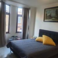 Beautiful, renovated fully self contained room, hotell i Evere i Brussel
