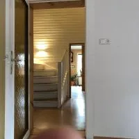 Wohnung in Wald- und Seenähe, отель в городе Эркнер