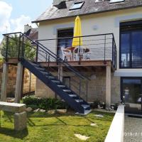 Maison rénovée atypique, jardin, terrasse, Odet, hotel in zona Aeroporto di Quimper-Cournouaille - UIP, Quimper