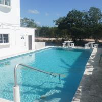 See Belize WATERSIDE Sea View Suite with Infinity Pool & Overwater Deck, hotel i nærheden af Philip S. W. Goldson Internationale Lufthavn - BZE, Belize City