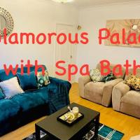 Glamorous Palace with spa bath