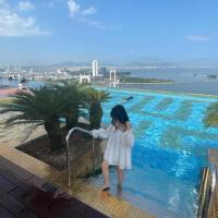 Căn hộ View Biển với bể bơi dát vàng Golden Bay Đà Nẵng