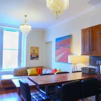 1 minute from Royal Mile, Large 5 Bed Apartment