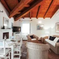 Villa caposchiera a 150m dal mare, hotel di Casa Tamponi