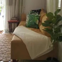 Green Monkey Cottage, hotel i Saint Lucy